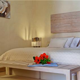 5 bedroom villa with infinity pool on Lefkada, sleeps up to 14